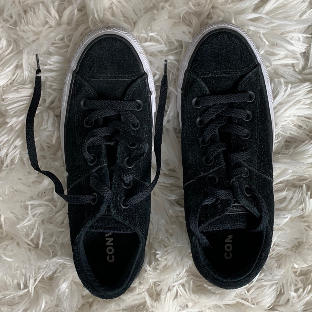 Like new black suede all star low converse